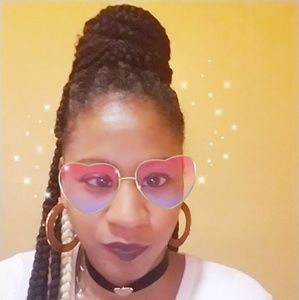 Meet your Posher, Malinda